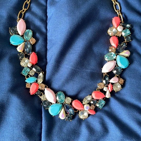 NWT Lustrous J. Crew Crystal Rhinestone Gold Tone Blue & Pink Statement Necklace - Picture 1 of 6